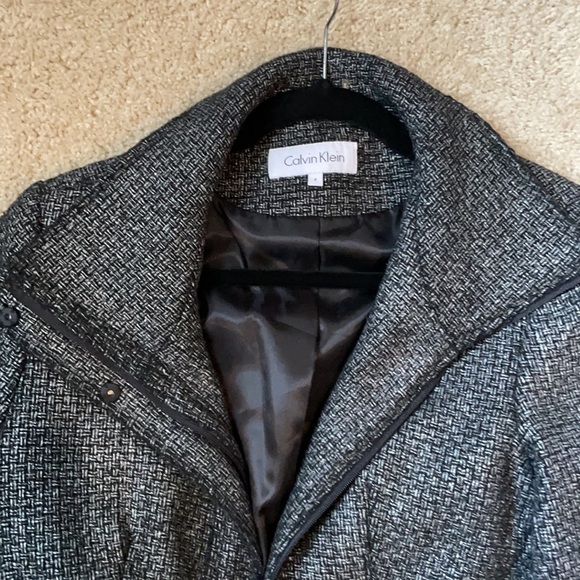 Beautiful long Calvin Klein coat size 4 gray - Picture 2 of 3
